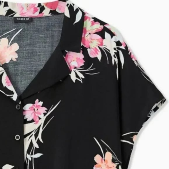 Torrid floral Blouse - Picture 4 of 6